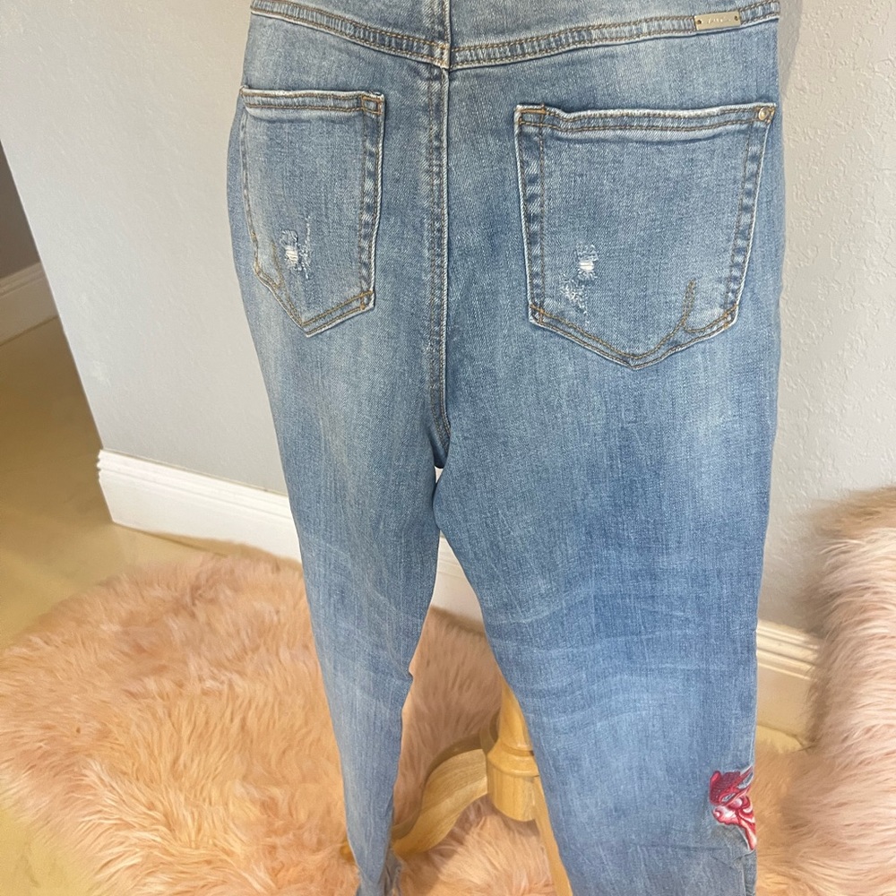 COPY - Super cute ankle length jeans - Picture 2 of 5